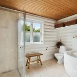 Lovely Log House On Mon