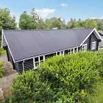 Lovely Log House On Mon Hébergement de vacances Stege