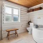 Lovely Log House On Mon 度假居