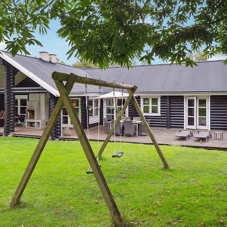 Lovely Log House On Mon Feriehus *