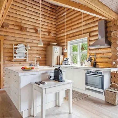 Lovely Log House On Mon Feriehus Pollerup Kullegård