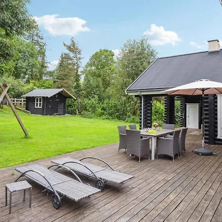 بيت للعطل Lovely Log House On Mon Pollerup Kullegård