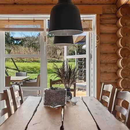 Lovely Log House On Mon *