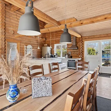 Lovely Log House On Mon *