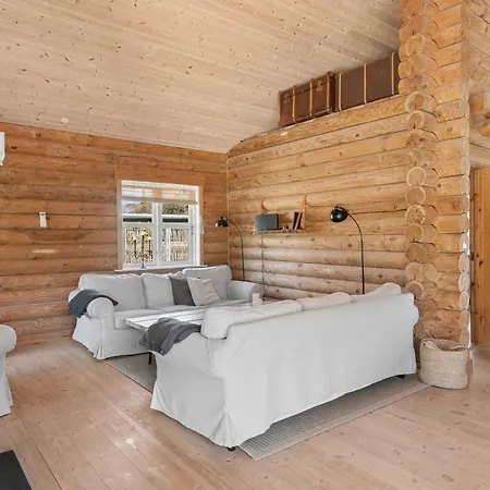 Lovely Log House On Mon 度假居 *