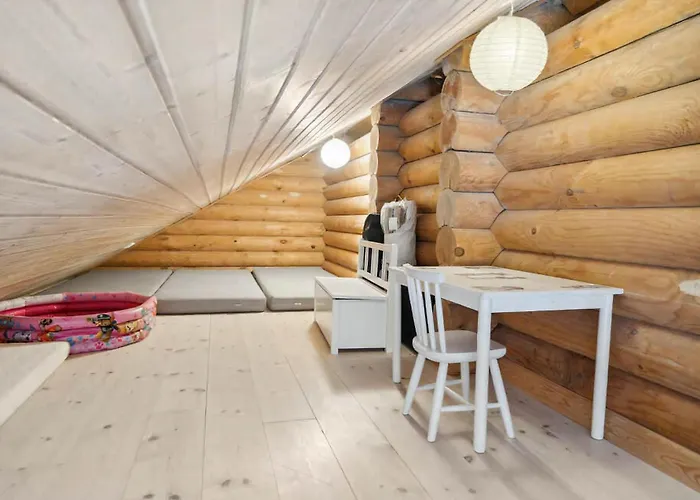 Lovely Log House On Mon Стеге